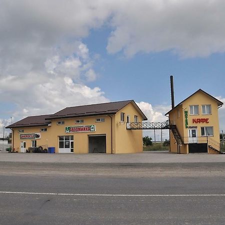 Motel Lutsk Ngoại thất bức ảnh