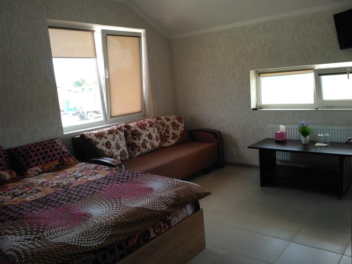 Motel Lutsk Ngoại thất bức ảnh