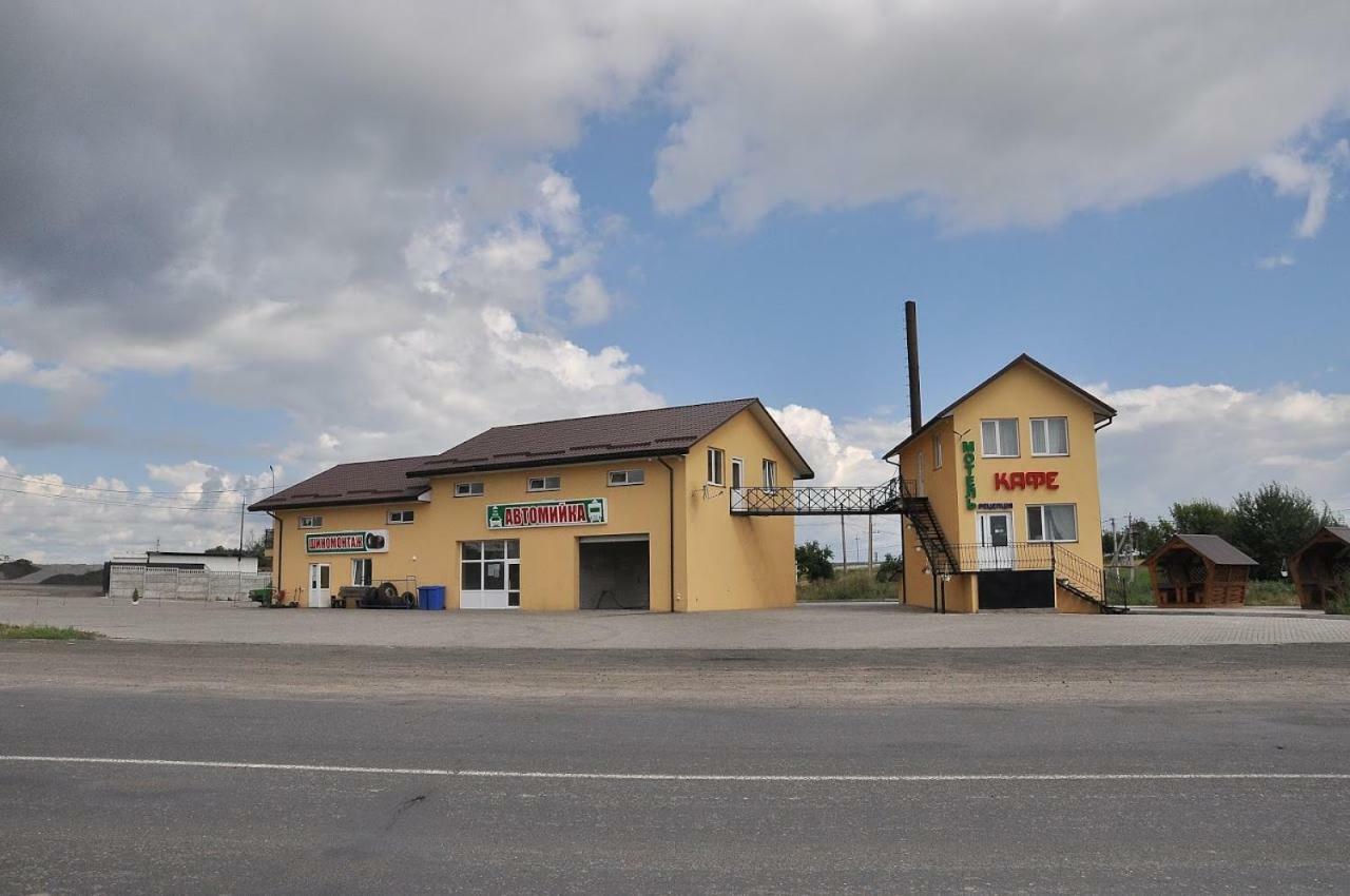 Motel Lutsk Ngoại thất bức ảnh